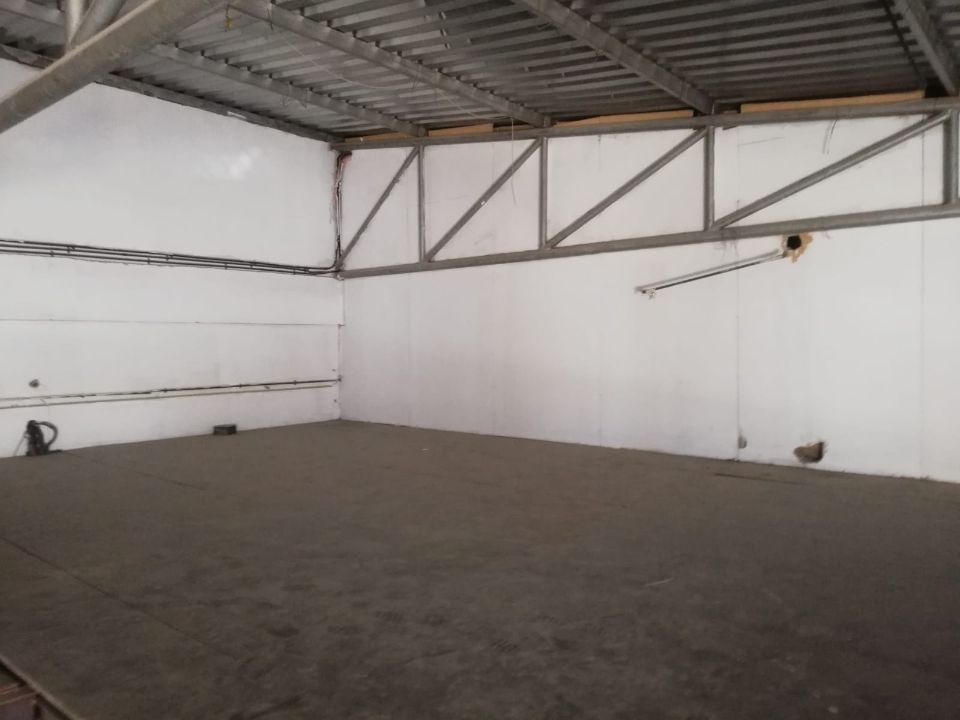 Independent Vacant 10,000 Sqft Cold Storage Warehouse With Mezzanine Floor Office For Sale in Al Qusais Independent Vacant 10,000 Sqft Cold Storage Warehouse With Mezzanine Floor Office For Sale in Al Qusais  | RGEstate UAE