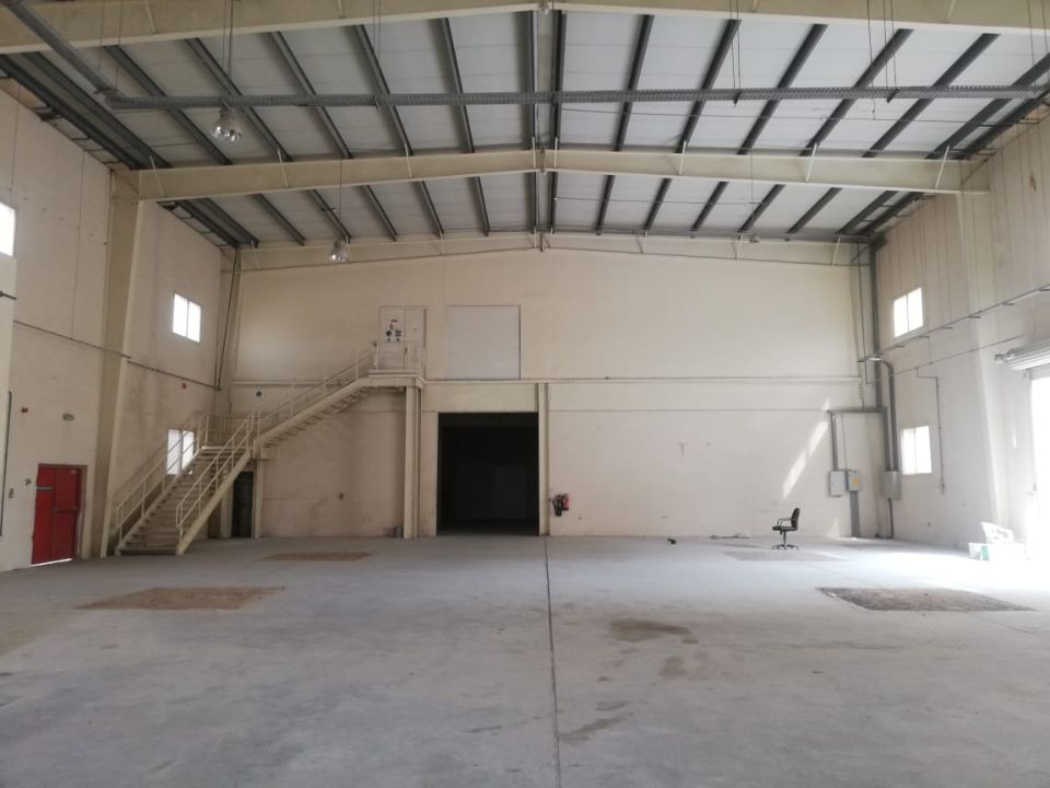 30,000 Sqft Independent Warehouse with Mezzanine Floor Office for rent in Al quoz 30,000 Sqft Independent Warehouse with Mezzanine Floor Office for rent in Al quoz  | RGEstate UAE