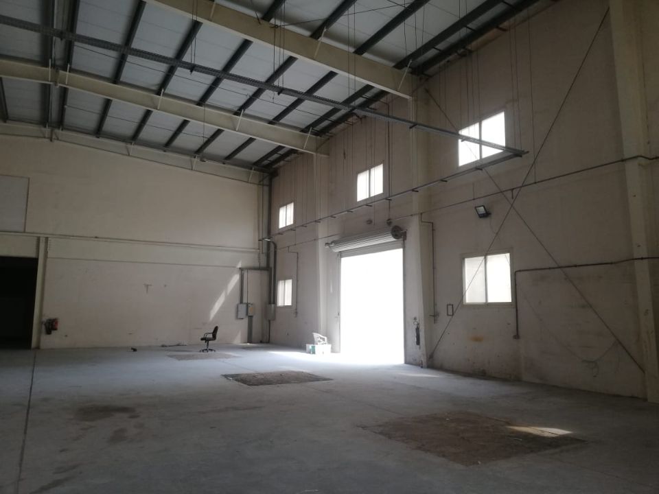 30,000 Sqft Independent Warehouse with Mezzanine Floor Office for rent in Al quoz 30,000 Sqft Independent Warehouse with Mezzanine Floor Office for rent in Al quoz  | RGEstate UAE