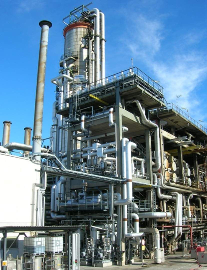 Running Petroleum Distillation Facility for Sale: 10,000 MT/Month Capacity in Hamriyah Free Zone, Sharjah, UAE Running Petroleum Distillation Facility for Sale: 10,000 MT/Month Capacity in Hamriyah Free Zone, Sharjah, UAE  | RGEstate UAE